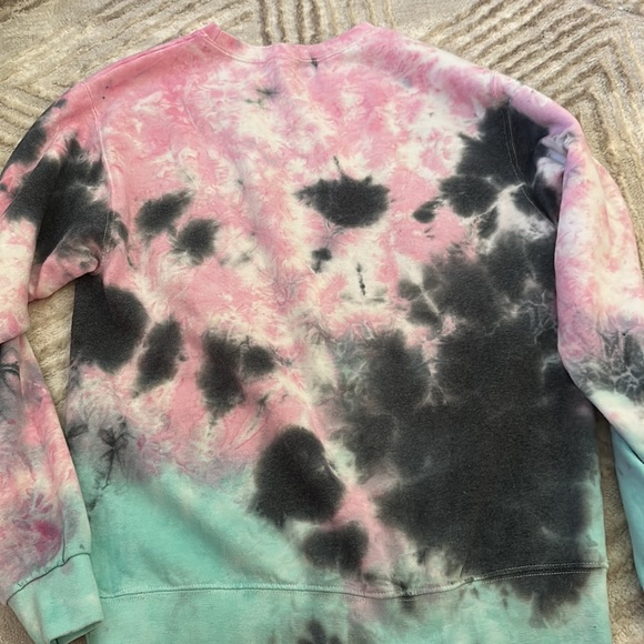 Sweatshirt - Picture 2 of 3